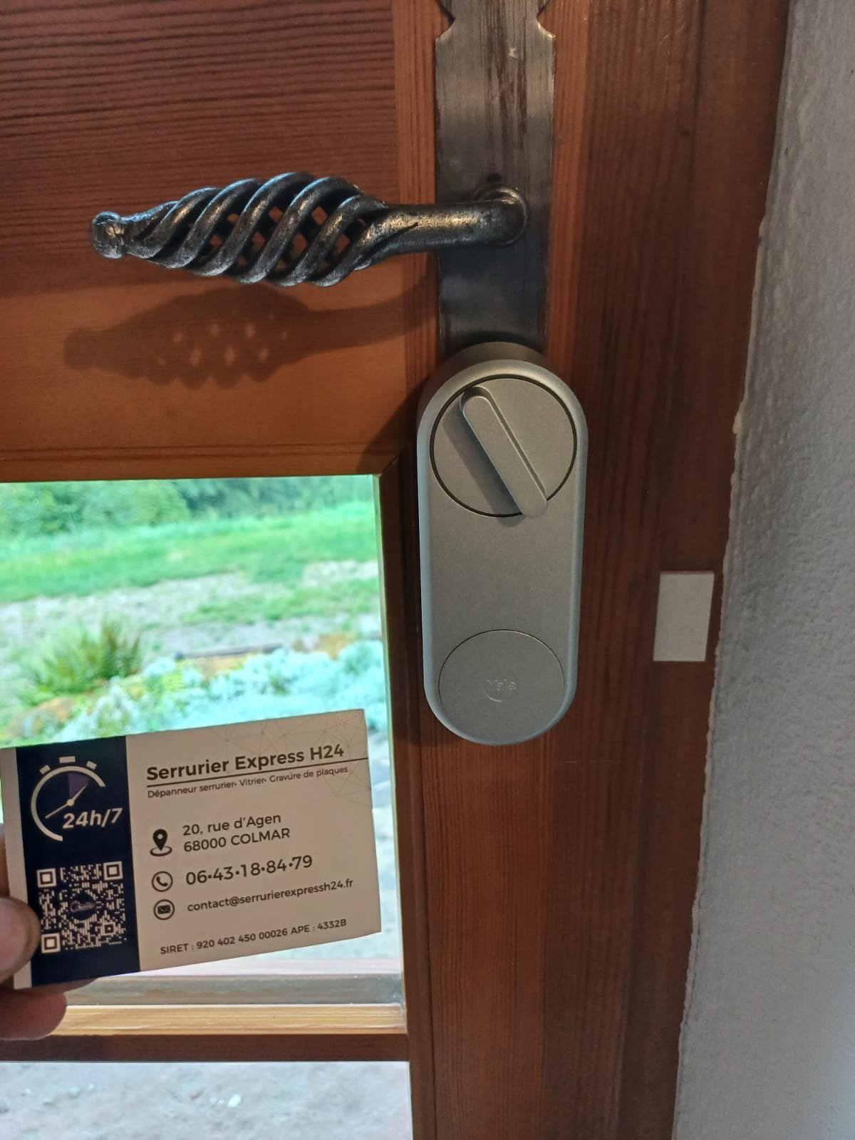 installation serrure connectée yale linus