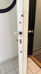 🔑 Changement de cylindre Laperche à Belfort : notre intervention sur-mesure 4 serrure carenée Laperche