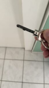 🔑 Changement de cylindre Laperche à Belfort : notre intervention sur-mesure 3 clé Laperche